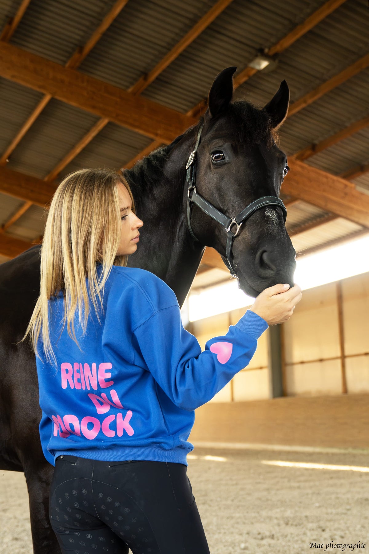 Sweat oversize LOLA – Reine du Paddock – Bleu & rose