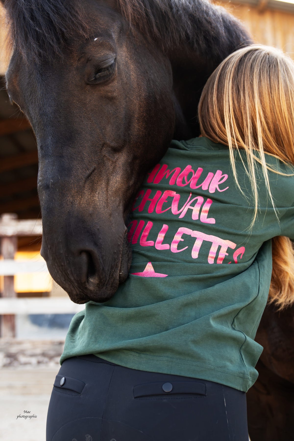 T-shirt oversize ROMY – Amour, cheval & paillettes – Vert & rose