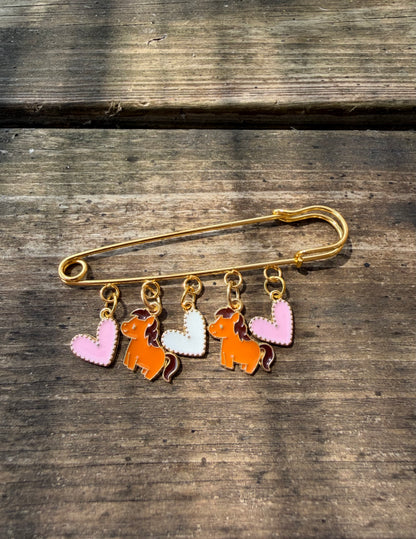 Grande broche cavalière cheval 5 charms Chevaux Cœurs | Equislay