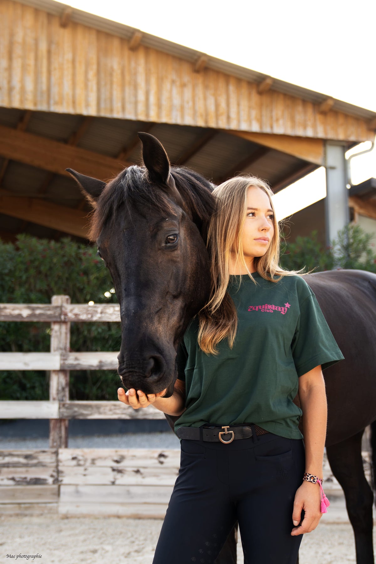T-shirt oversize ROMY – Amour, cheval & paillettes – Vert & rose