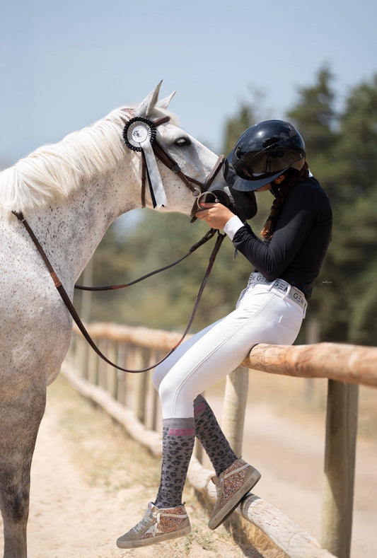 Chaussettes Horse Addict – Léopard Gris (écriture rose) - Equislay
