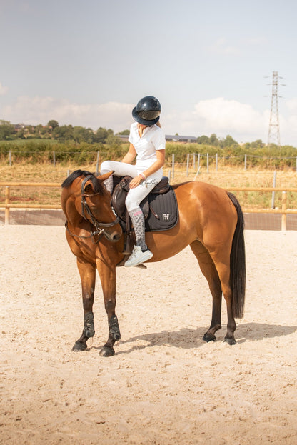 Chaussettes Horse Addict – Léopard Gris (écriture rose) - Equislay