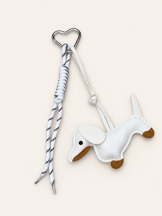Porte-clés Teckel Blanc – Breloque Mousqueton Coeur Cavalière - Equislay